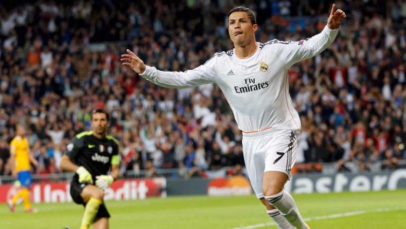 El jugador portugués del Real Madrid Cristiano Ronaldo ha marcado el primer gol a la Juventus en el minuto 4 de juego, tras un gran pase de Di María. 