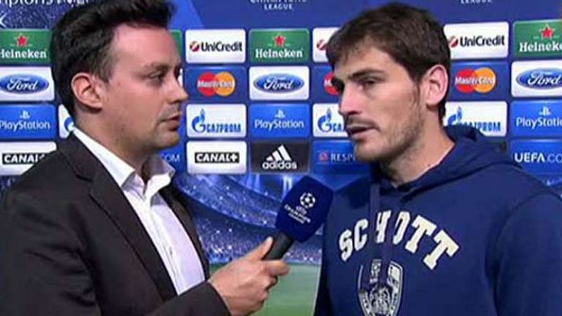 El portero del Real Madrid Iker Casillas se mostró "muy  satisfecho" tras la victoria ante la Juventus de Turín (2-1) en la  tercera jornada de la fase de grupos de Liga de Campeones, además de  asegurar que la expulsión de Chiellini, al comienzo de 