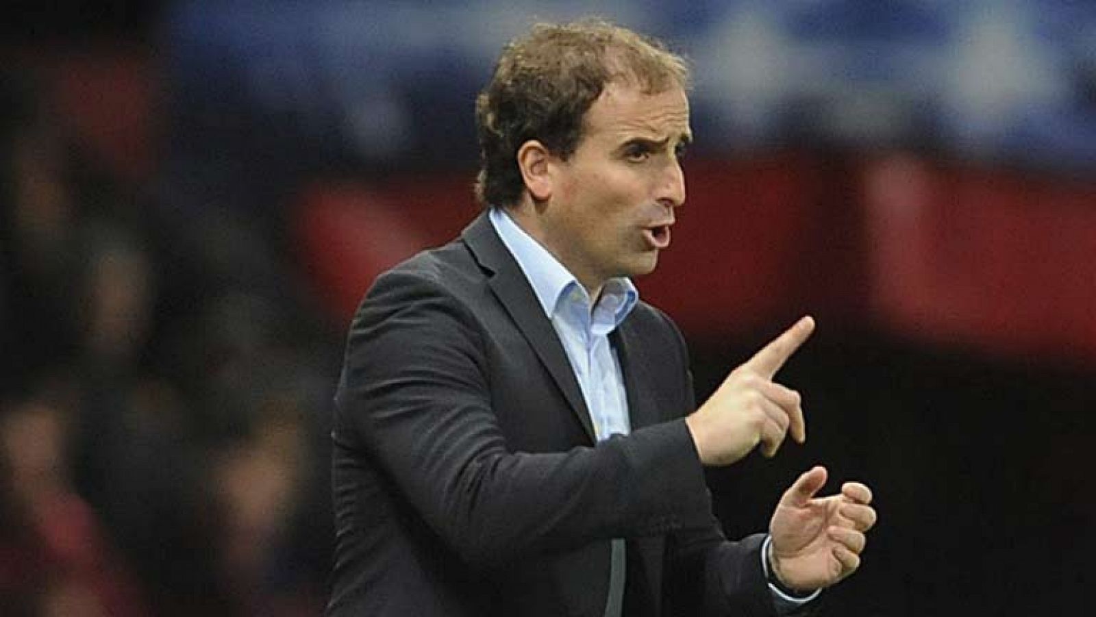 El técnico de la Real Sociedad, Jagoba Arrasate, ha calificado  como un "quiero y no puedo" la derrota (1-0) este miércoles ante el  Manchester United en la tercera jornada de la Liga de Campeones,  donde los suyos trataron de sobreponerse sin éxito