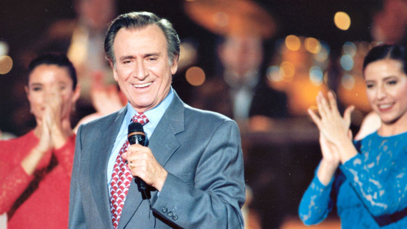 Muere Manolo Escobar a los 82 años en Benidorm - Informativo 24h | Ver