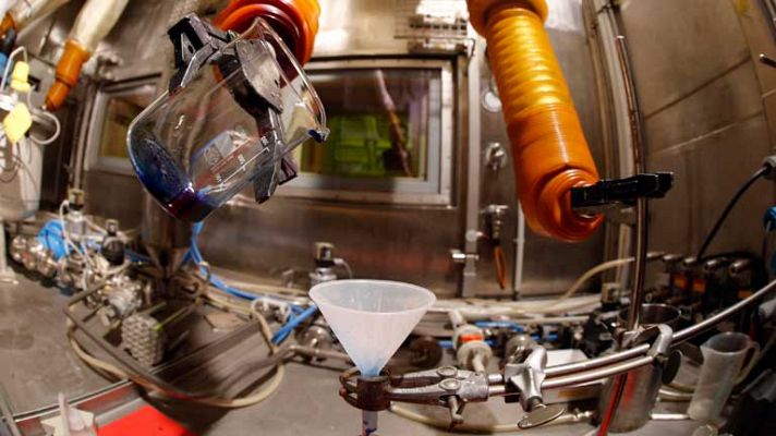 Telediario 1 - España solo registró 6.000 solicitudes de patentes en 2012