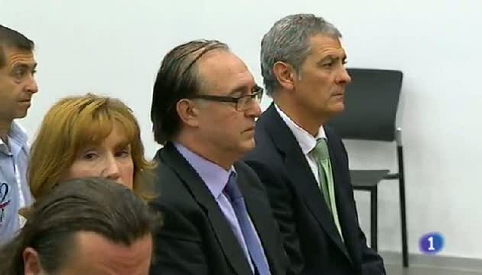  - Queda visto para sentencia el juicio contra el alcalde de Mallén, Antonio Asín, acusado de presunta corrupción. El fiscal rebaja las penas contra el edil zaragozano, y pasa de 14 años de prisión, a tres.- El CITA, junto a la Universidad de Zaragoza y la Laguna y el Consejo Superior de Investigaciones Científicas, ha desarrollado un bioplaguicida que utiliza extractos de la planta artemisa. - Abierto al público el Rastro de Zaragoza, hasta el tres de noviembre. Cuenta con todo tipo de productos: ropa, comida, mobiliario, etc.