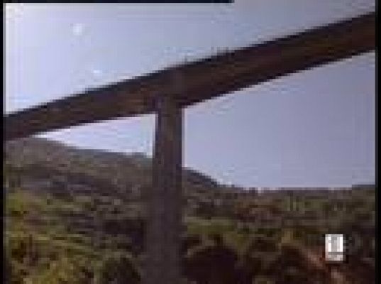  - Cae desde una altura de 150 metros