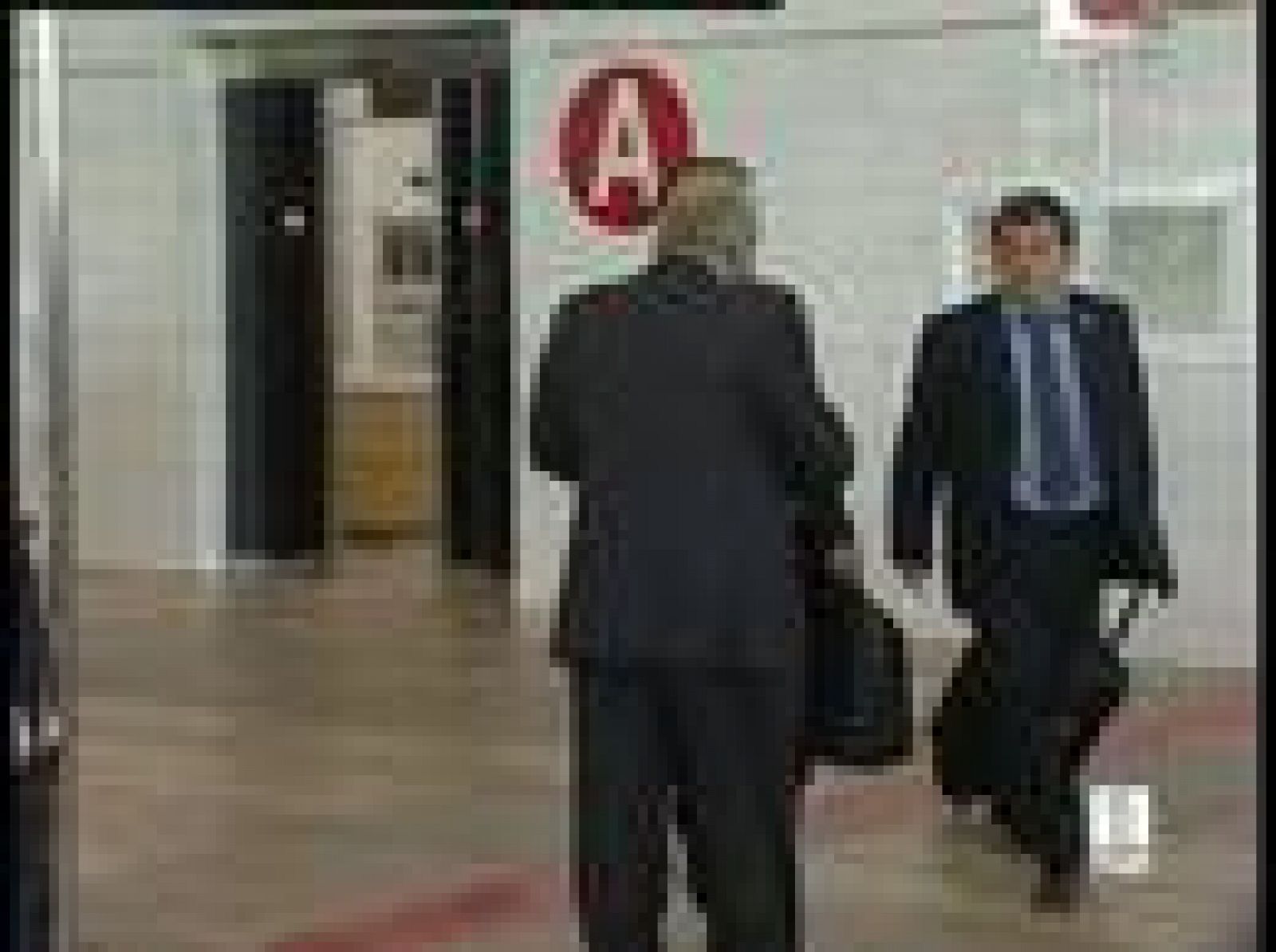 La junta  del FC Barcelona se prepara para una reunión decisiva en la que se aguarda la toma de postura de los directivos, que determinarán si Laporta sigue al frente de la presidencia del club o no.