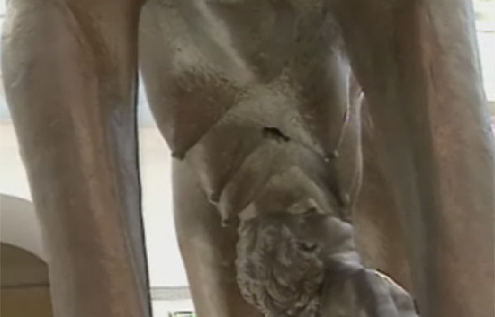 En Roma, más de mil años ha rejuvenecido la estatua de la loba que amamanta a los míticos Rómulo y Remo porque, según nuevos análisis, la obra es medieval y no etrusca como se creía hasta ahora.