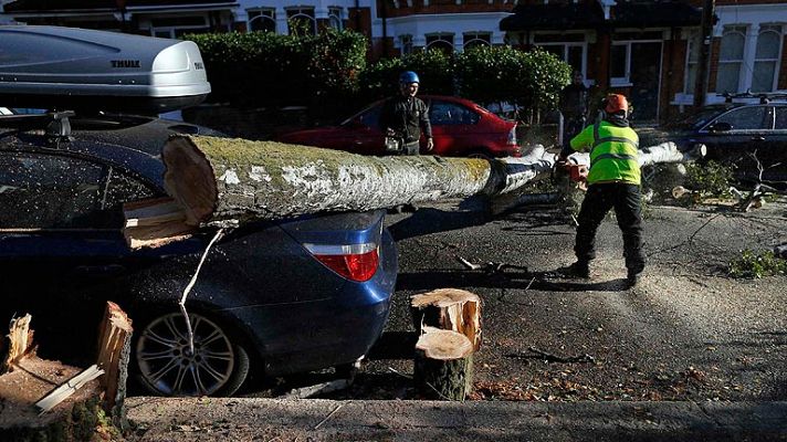 Temporal de lluvia en Reino Unido