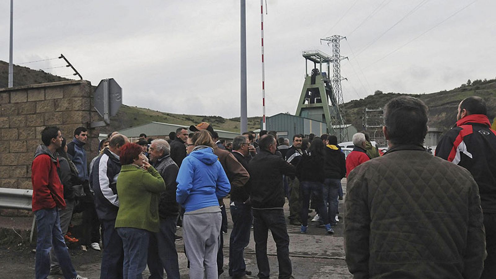 Telediario 1: Castilla y León inicia tres días de luto oficial por la  muerte de seis mineros a causa de una fuga de grisú | RTVE Play