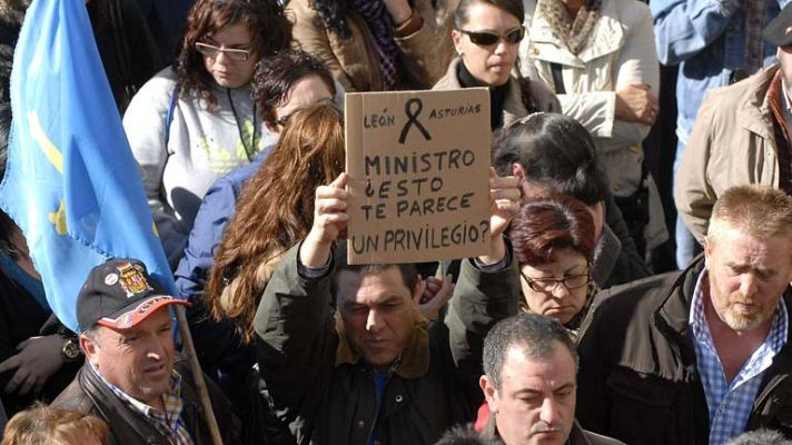 Telediario 1 - Seis minutos de silencio en León
