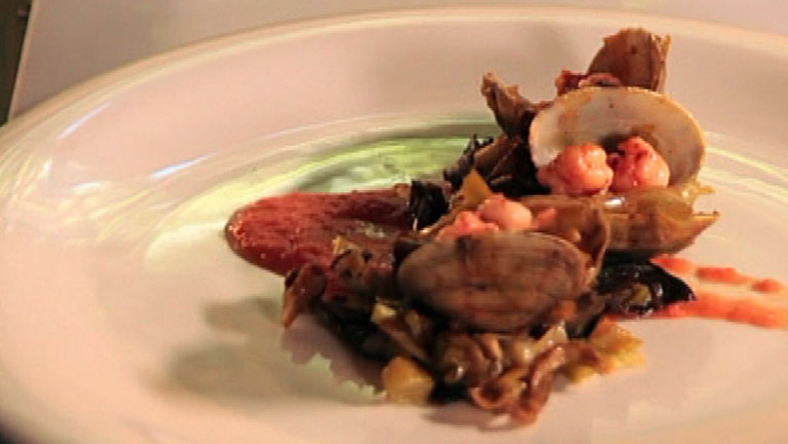 Puerros de Sahagún con setas de cardo y almejas de carril 
