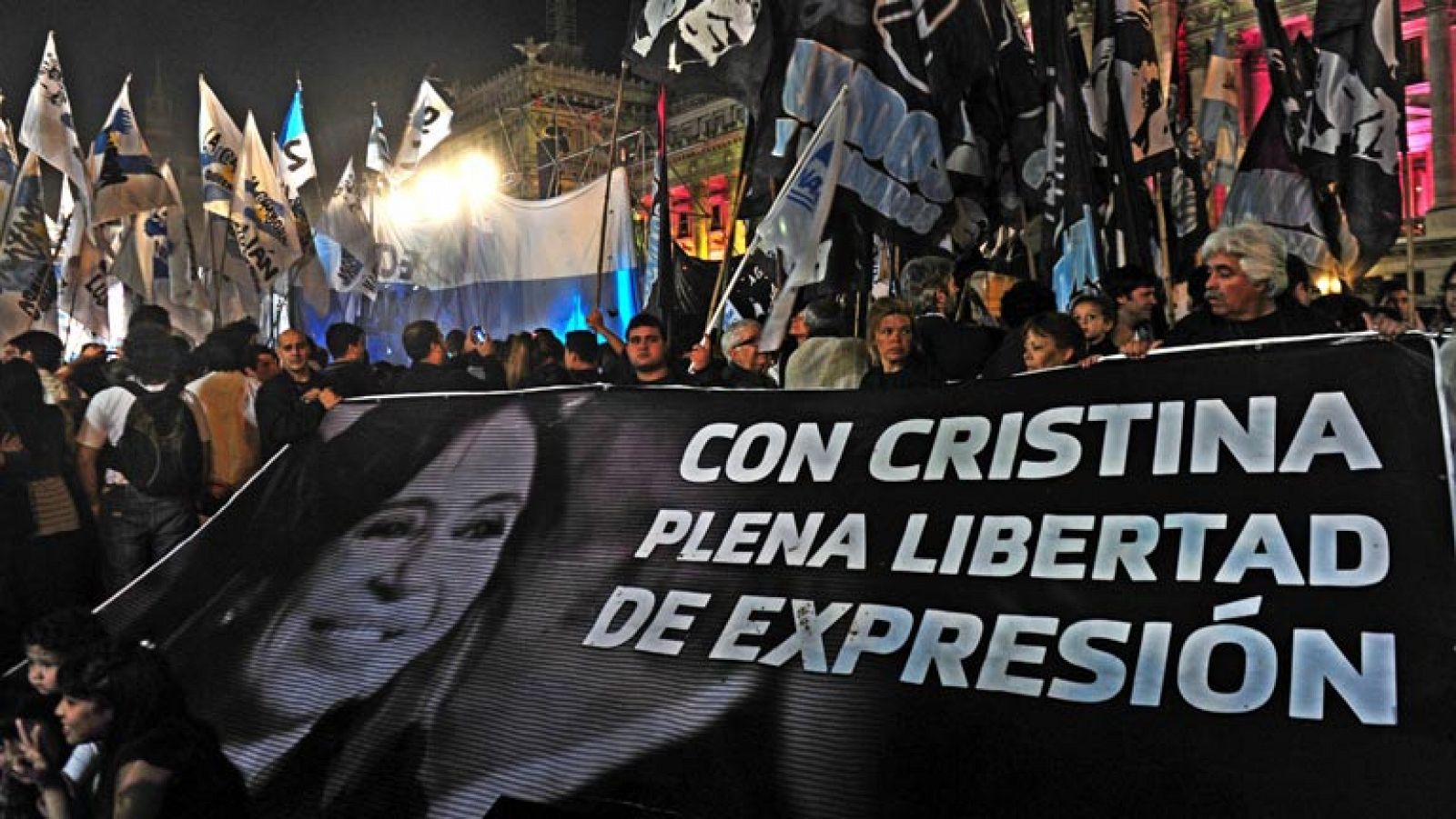 Informativo 24h: La Corte Suprema argentina da la razón al gobierno de Cristina Fernández en su reforma de la Ley de Medios de comunicación | RTVE Play