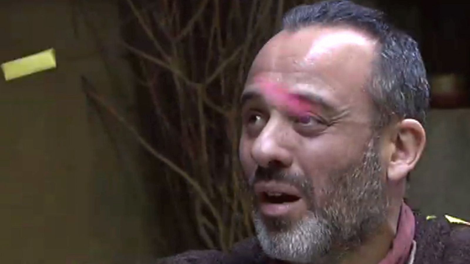 Águila Roja - Perlas Sátur: "Una vez conocí yo a una contorsionista que hacía unas cosas más raras" - Águila Roja | Ver