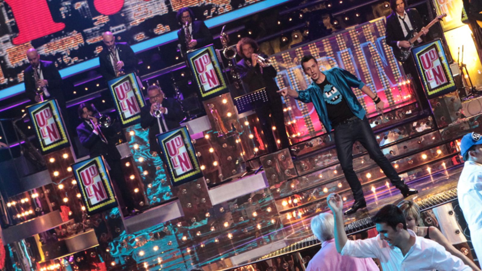 Uno de Los Nuestros - Pablo Muñoz canta "YMCA"