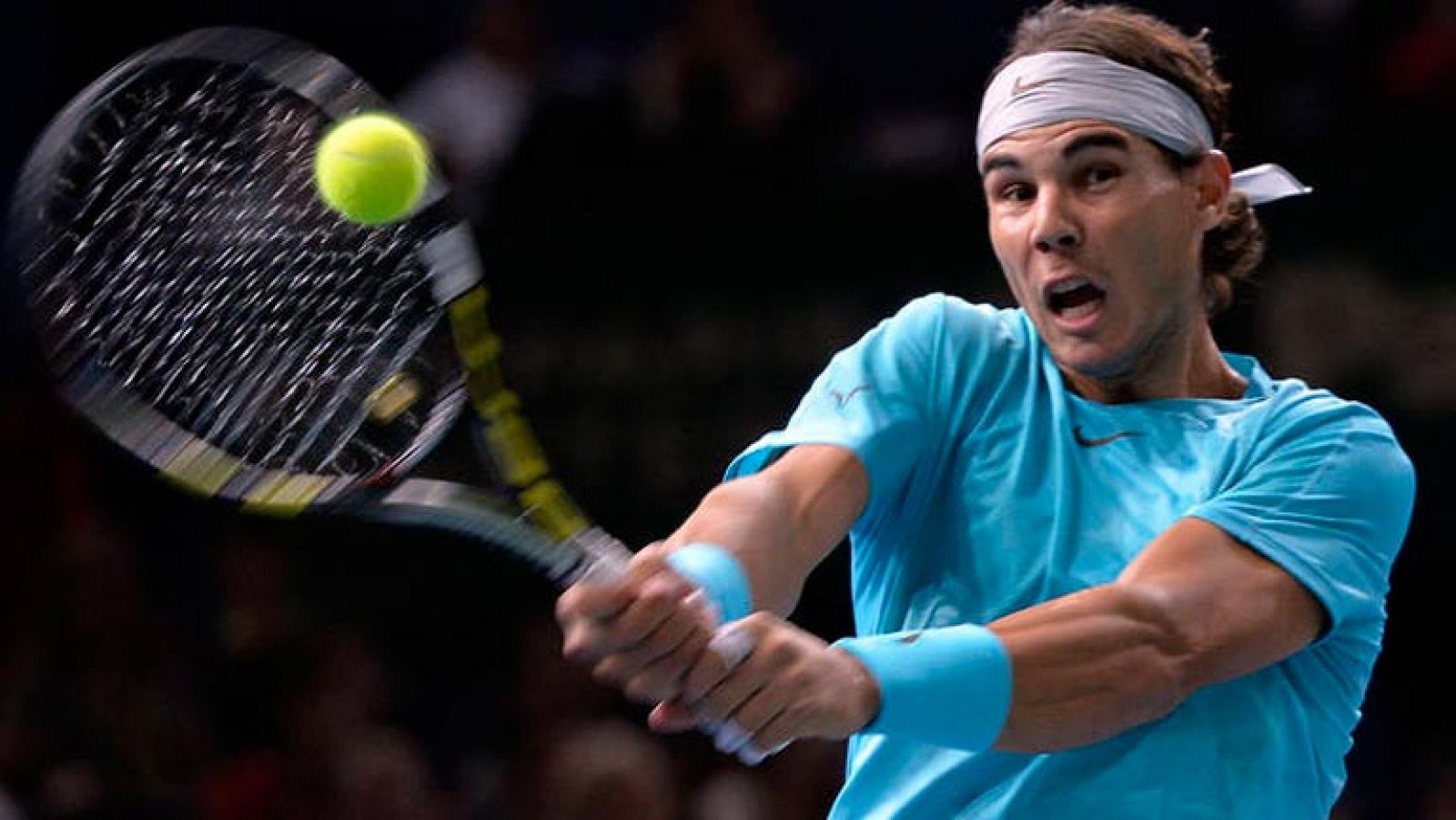 Rafa Nadal tuvo que emplearse a fondo ante su amigo Marcel Granollers, al que ganó por un doble 7-5 en el Masters 1000 de París- Bercy, tras una hora y 42 minutos de juego en un partido en el que los saques tuvieron una importancia crucial. Nadal se medirá al polaco Jerzy Janowicz, número 14 del mundo, en los octavos de final.