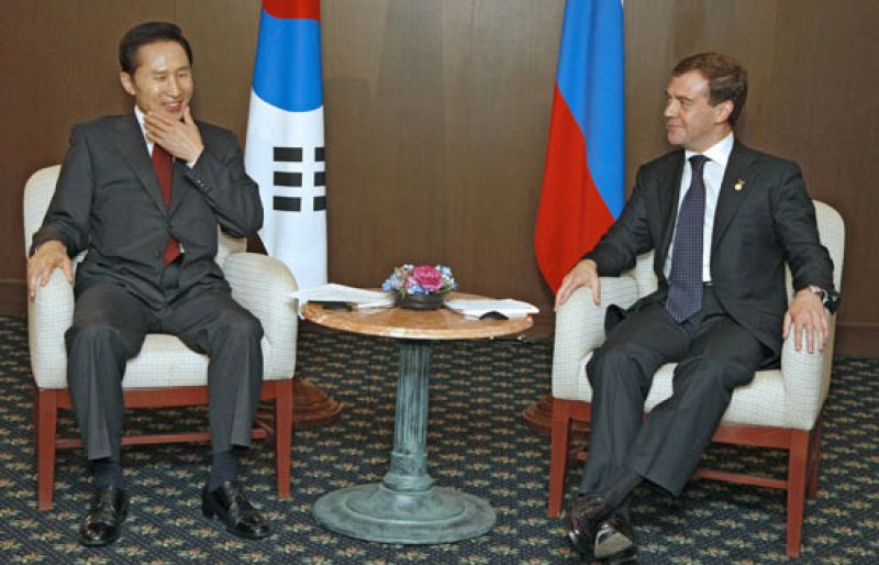 "Financial Times" y "The Economist" proponen un G12 con España