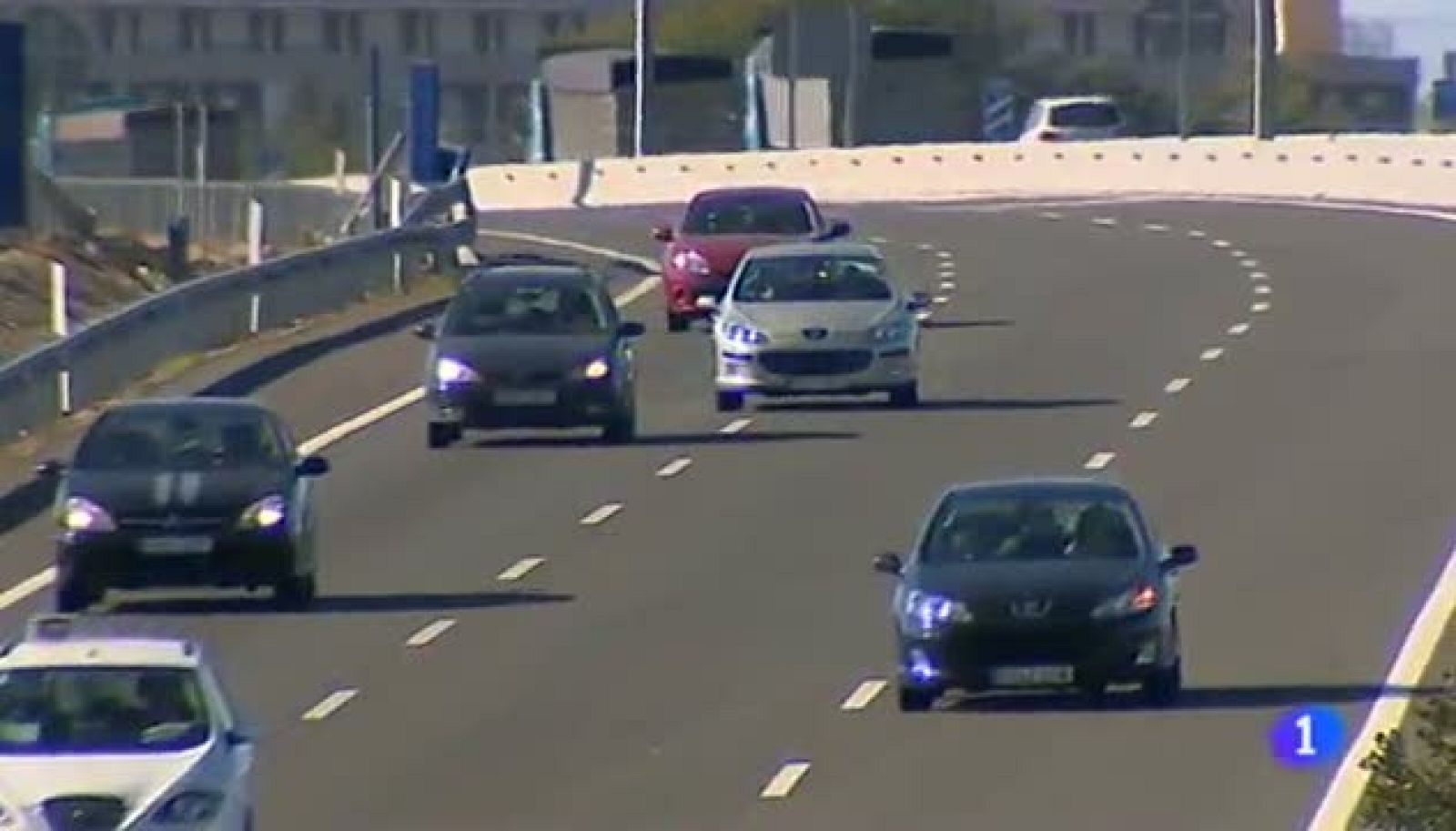 A la una de la tarde ha empezado la operación salida de tráfico del Puente de Todos los Santos. Se prevén 400.000 desplazamientos en Aragón estos días, principalmente a destinos de interior de la comunidad autónoma. 