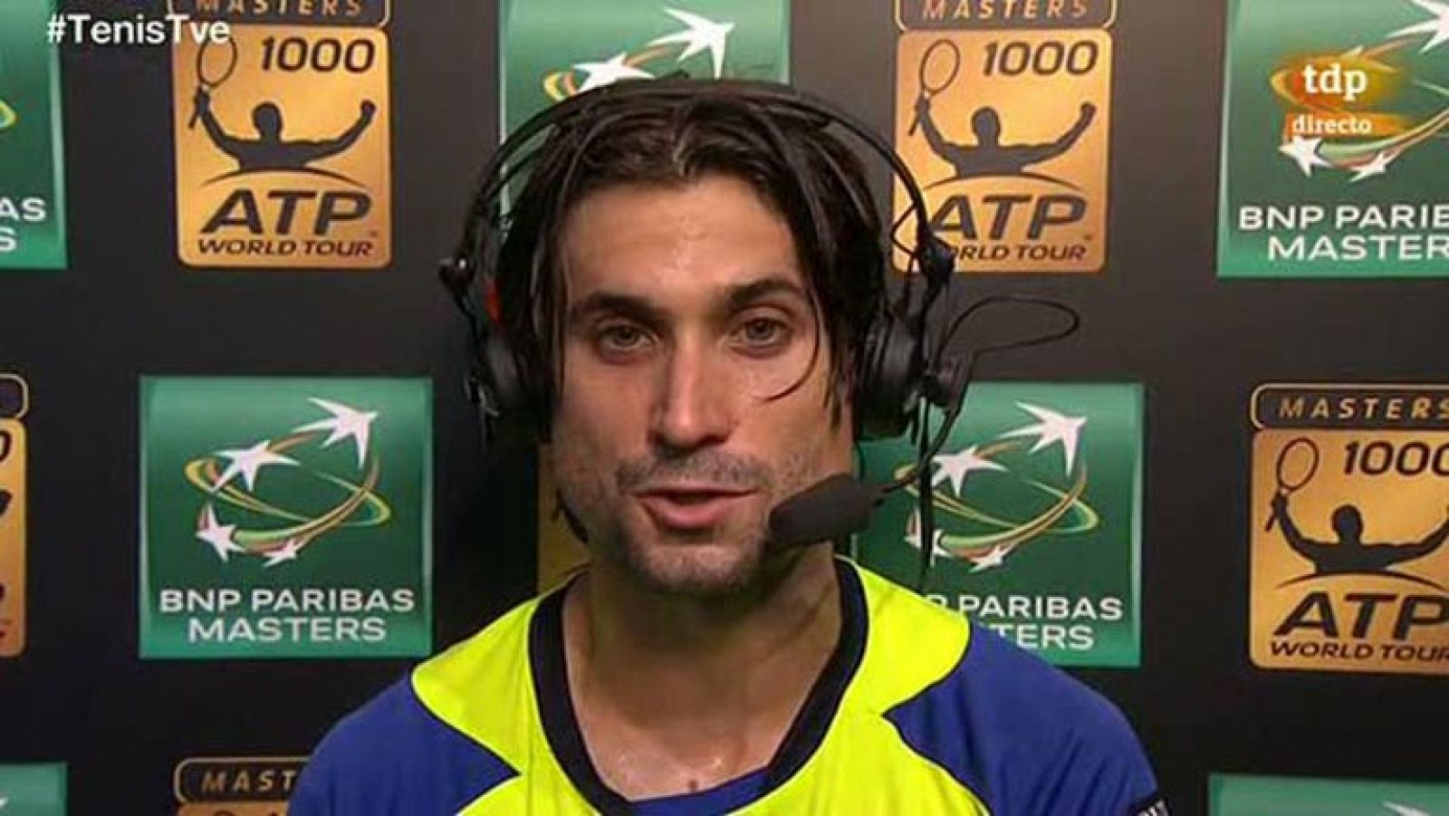 El español David Ferrer superó al checo Tomas Berdych y alcanzó las semifinales del Masters 1000 de París, que conquistó el pasado año, donde se enfrentará al número uno del mundo, Rafael Nadal. Ferrer reconoció su mal comienzo, con la pérdida de su servicio en el primer juego. "Empecé mal y luego fue difícil enmendar el primer set. Después he estado más agresivo y el saque me ha ayudado muchísimo para dar la vuelta a la situación y lograr el triunfo", explicó en Teledeporte.