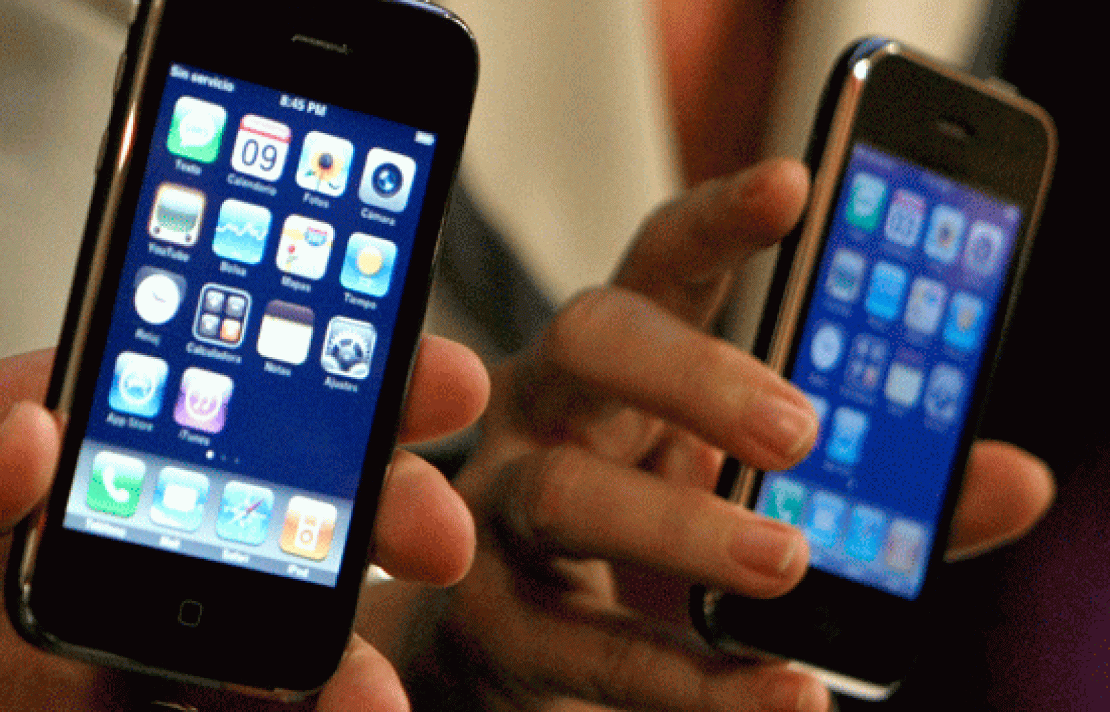 El iPhone se pone a la venta a partir de hoy en 1.500 tiendas de España - Ciencia y tecnología en Rtve.es | Ver