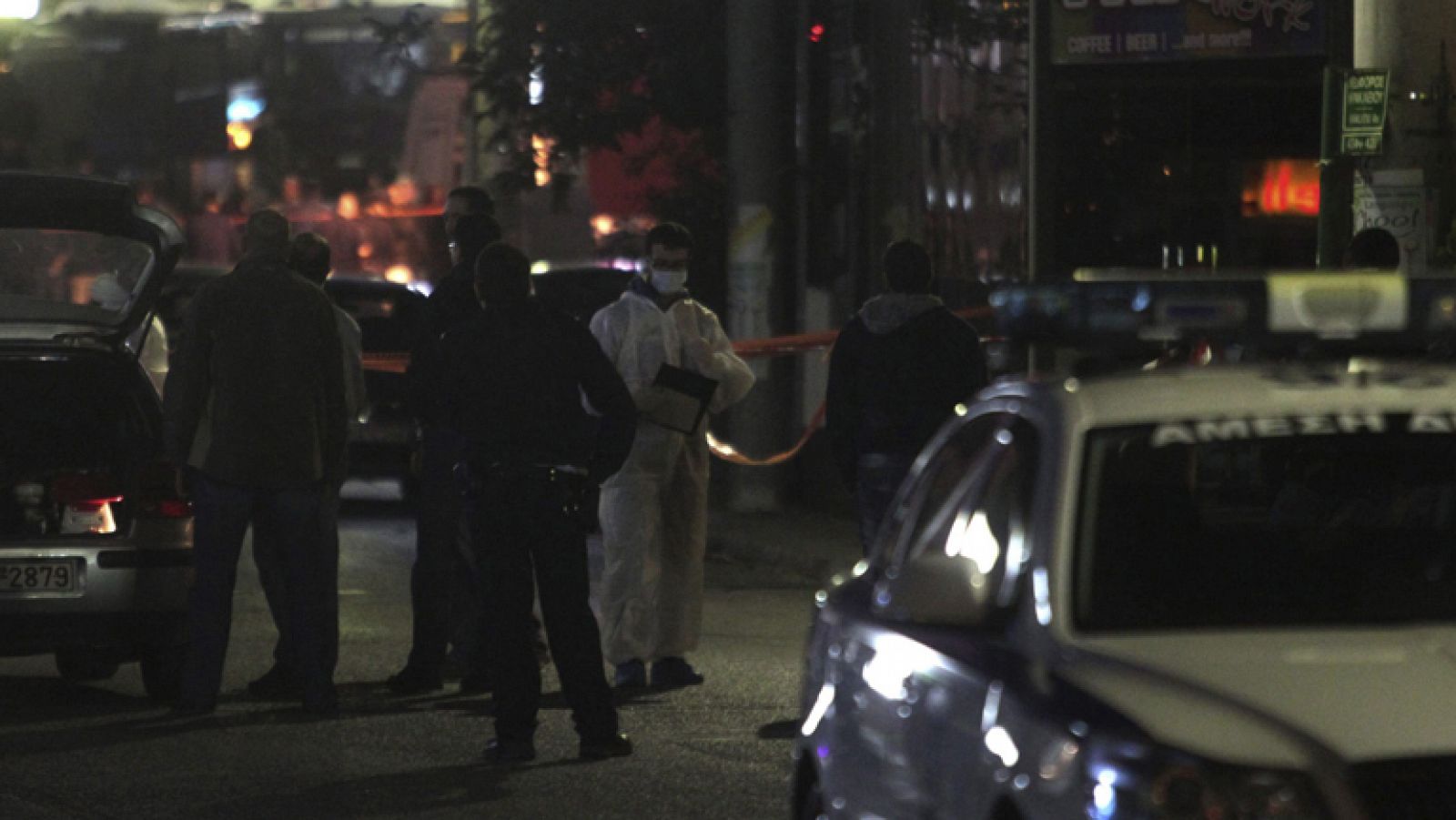 Informativo 24h: Se busca a los autores del doble asesinato ante un local neonazi en Atenas | RTVE Play