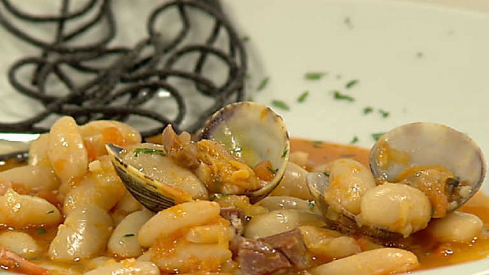 Cocina con Sergio - Fabes con almejas - RTVE.es