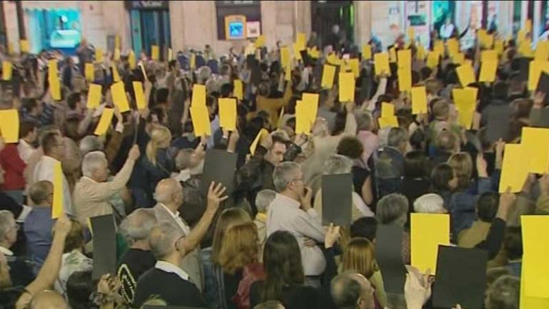 Víctimas y familiares del accidente en el metro de Valencia vuelven a concentrarse