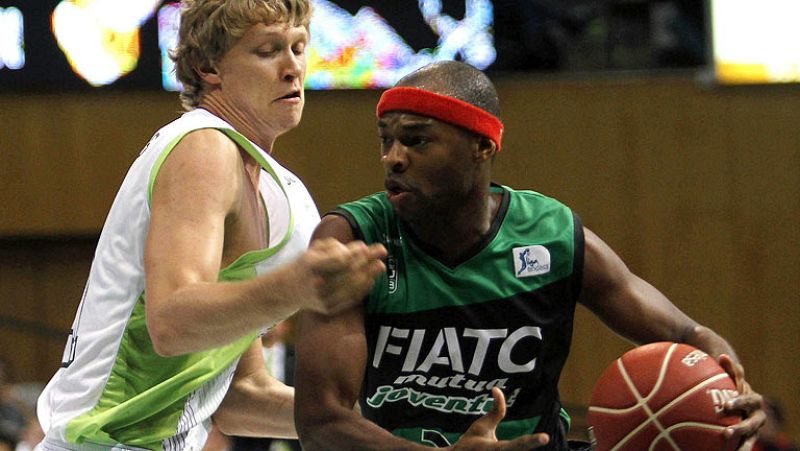 El acierto en los últimos minutos de Zoran Dragic impulsó al Unicaja de Málaga en la cancha del FIATC Joventut, donde consiguió una victoria por dos puntos.