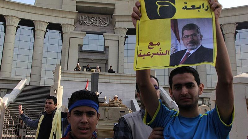Se suspende la primera sesión del juicio contra Mohamed Morsi por desobediencia al tribunal 