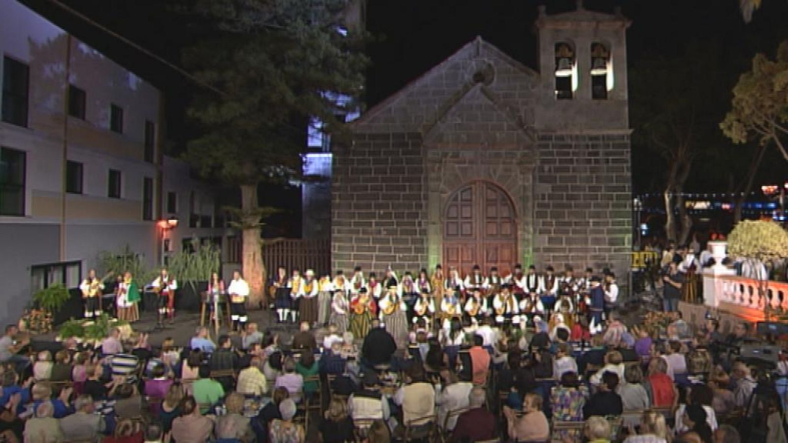 Tenderete - 03/11/13 desde Santa Úrsula, Tenerife. Con la AF "Chimaque" y el "Trío Acaymo". - Tenderete | Ver