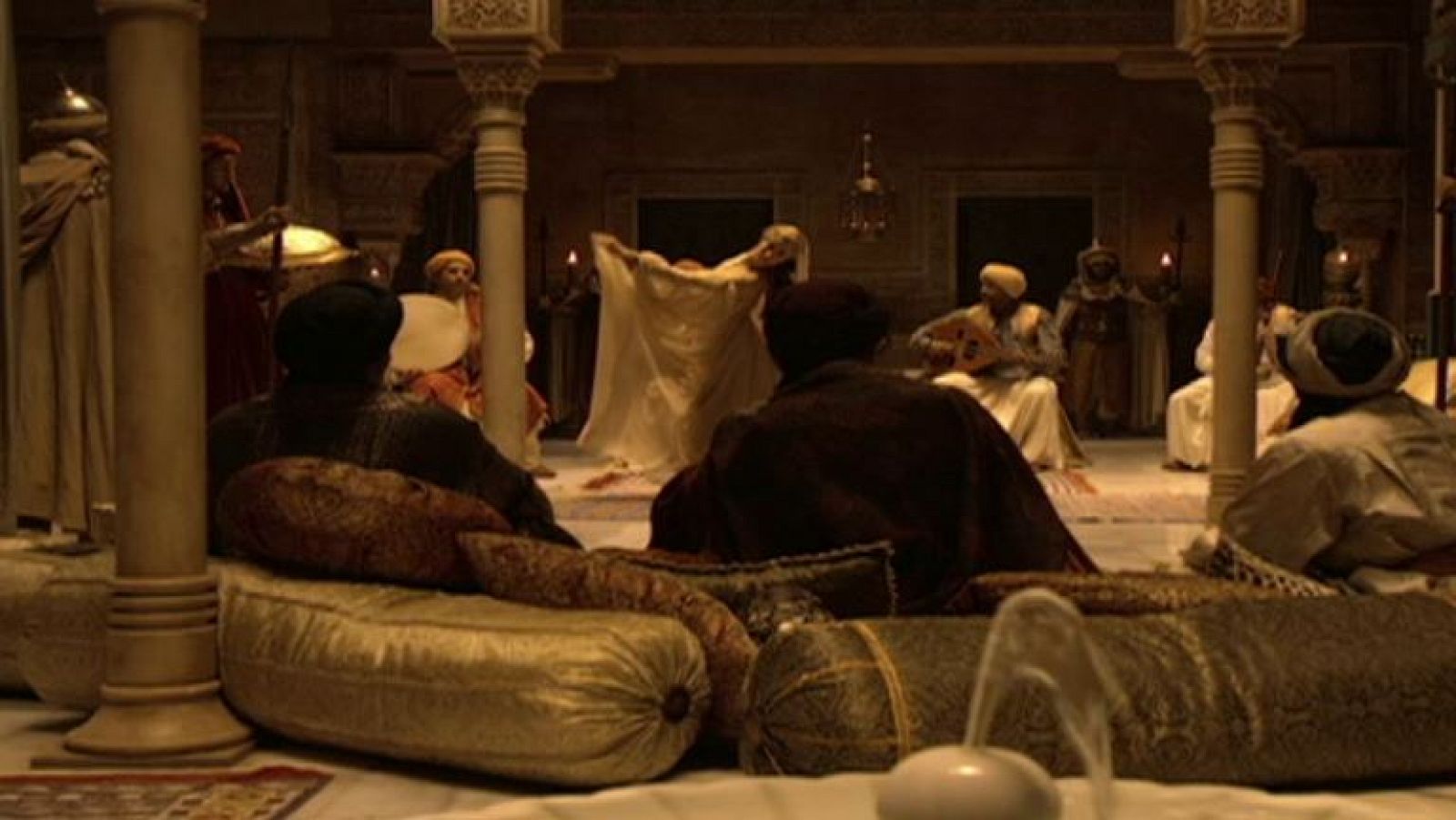 Muley Hacen y Boabdil comparten cena entre música y bailes