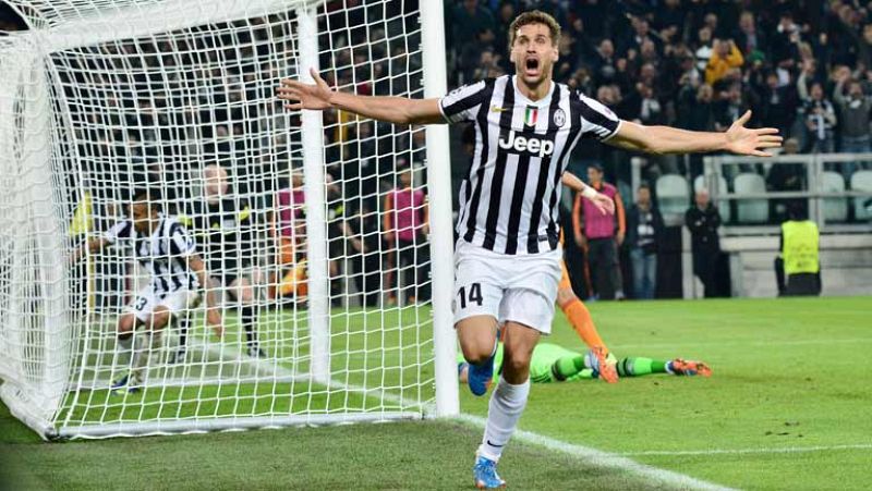 El jugador español de la Juventus de Turín Fernando Llorente ha marcado de cabeza el 2-2 en el minuto 64 de juego, estableciendo el resultado definitivo ante el Real Madrid. 