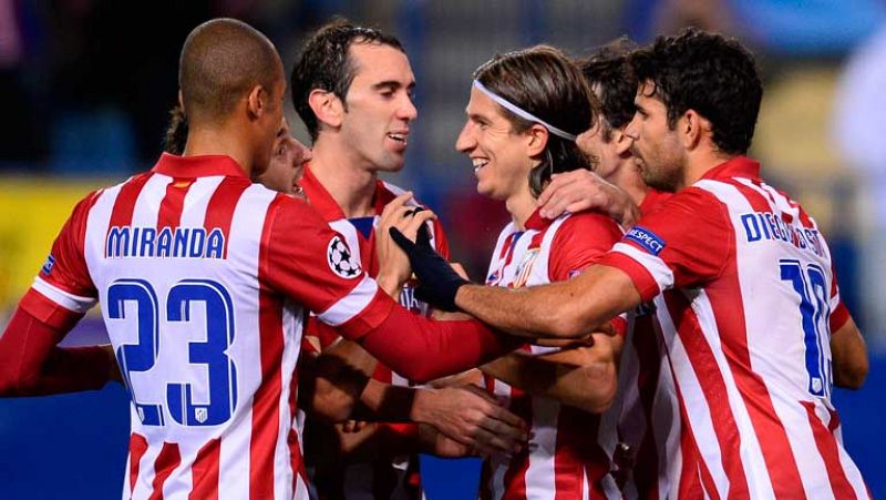 El lateral izquierdo del Atlético de Madrid Filipe Luis ha marcado el tercer gol de su equipo al Austria de Viena (3-0) tras rematar a placer un balón suelto en el área. Lo ha hecho en el minuto 45 de juego.