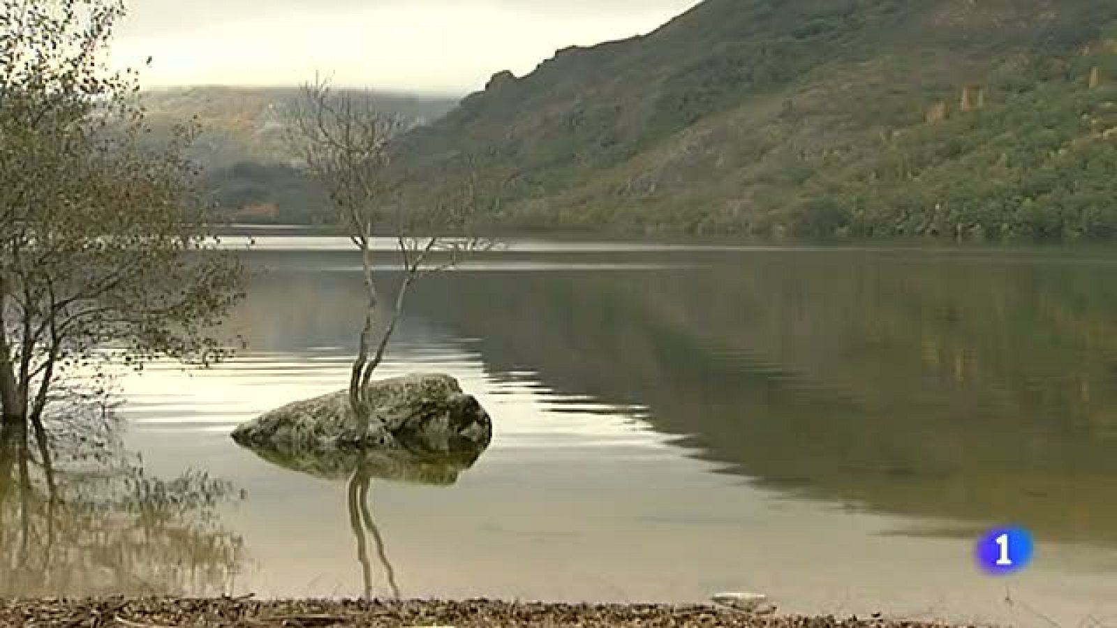 Telediario 1: Alerta de vertidos y contaminación en el Lago de Sanabria  | RTVE Play