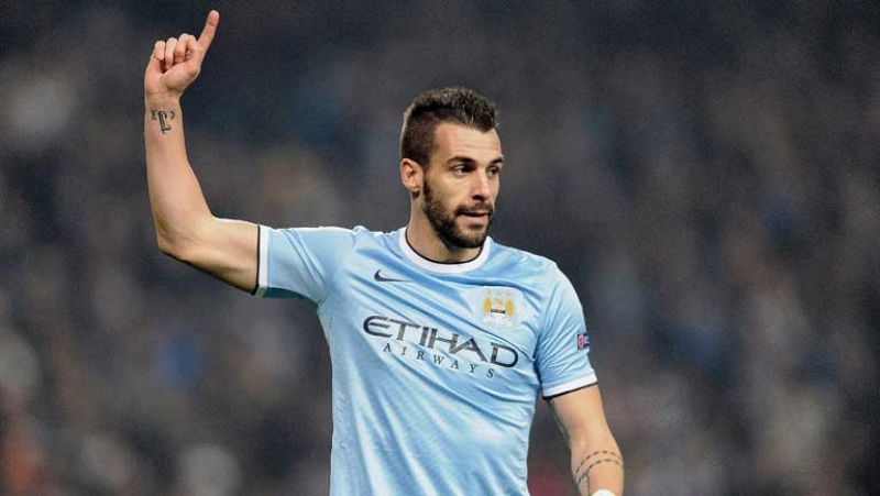 Comprometidos con la pelea por ser el nueve de la Roja están los delanteros españoles de la Champions. Fernando Llorente, asentado ya en la Juventus, marcó el gol del empate frente al Real Madrid. Y para méritos los que está haciendo Negredo. Triplet