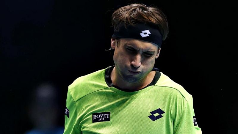 El español David Ferrer perdió hoy en la Copa de Maestros ante el checo Tomas Berdych por 6-4 y 6-4, en una hora y 23 minutos, y se quedó sin opciones de continuar adelante en el torneo. 