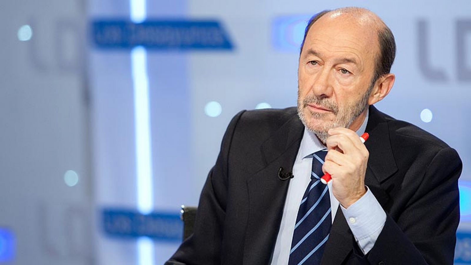 Rubalcaba dice que el CIS es "cocina de cuartel" y que el PSOE está mejor que el PP