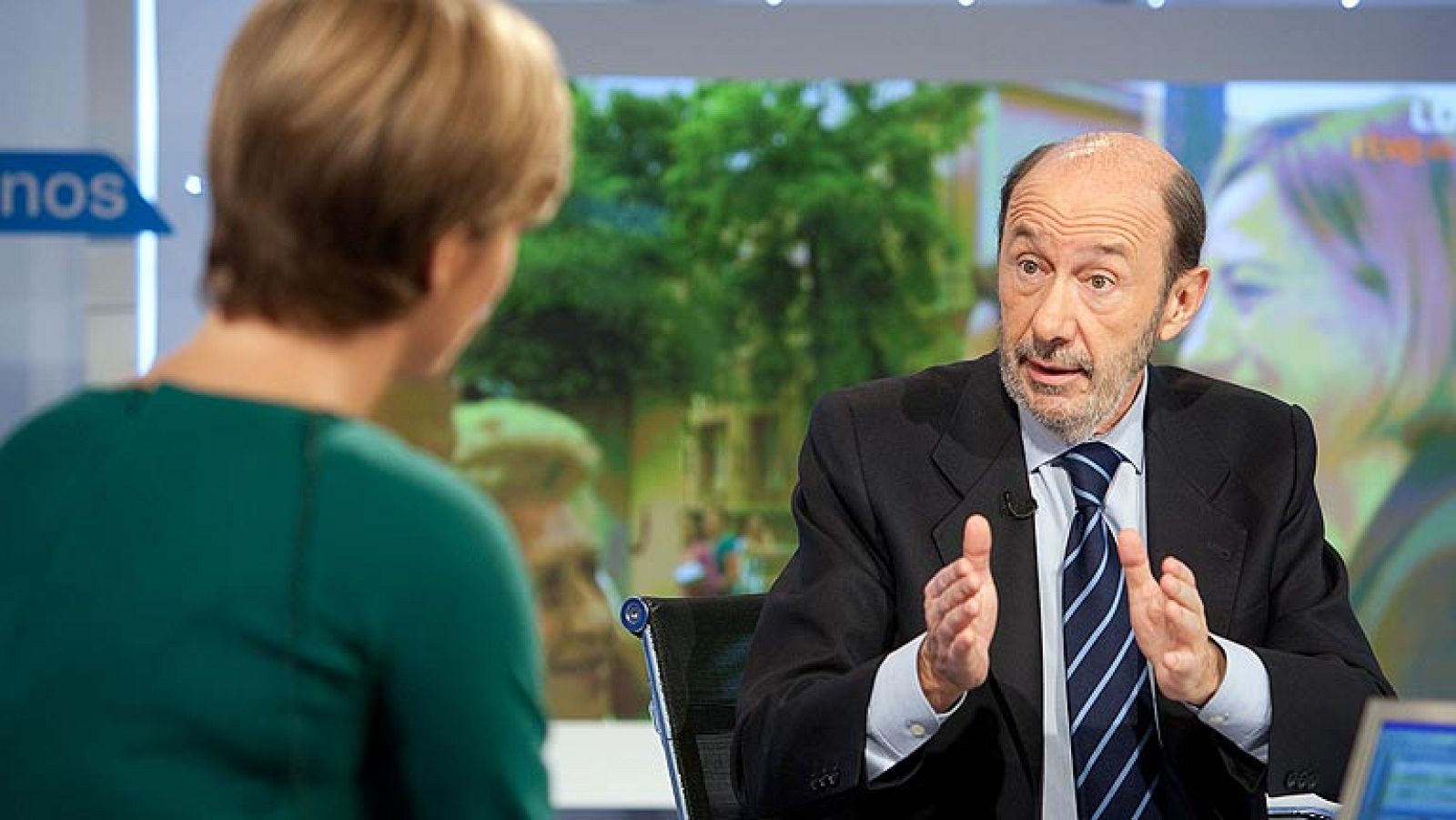 Rubalcaba se ve "fuerte" y dice que el CIS es "cocina de cuartel" y el PSOE está mejor que el PP