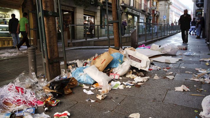 La basura se extiende por Madrid