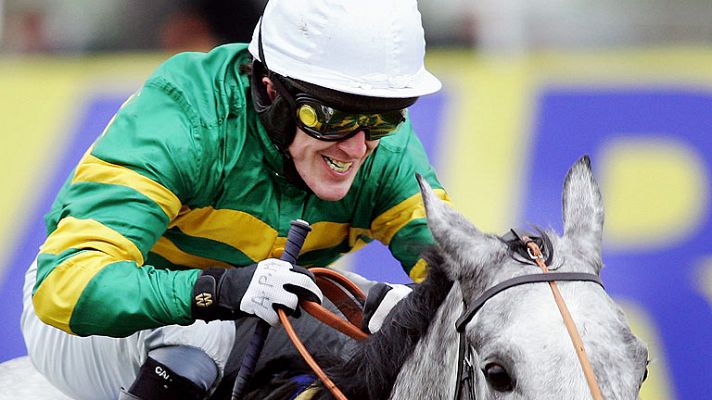 Tony McCoy, el 'jockey' de las 4.000 victorias