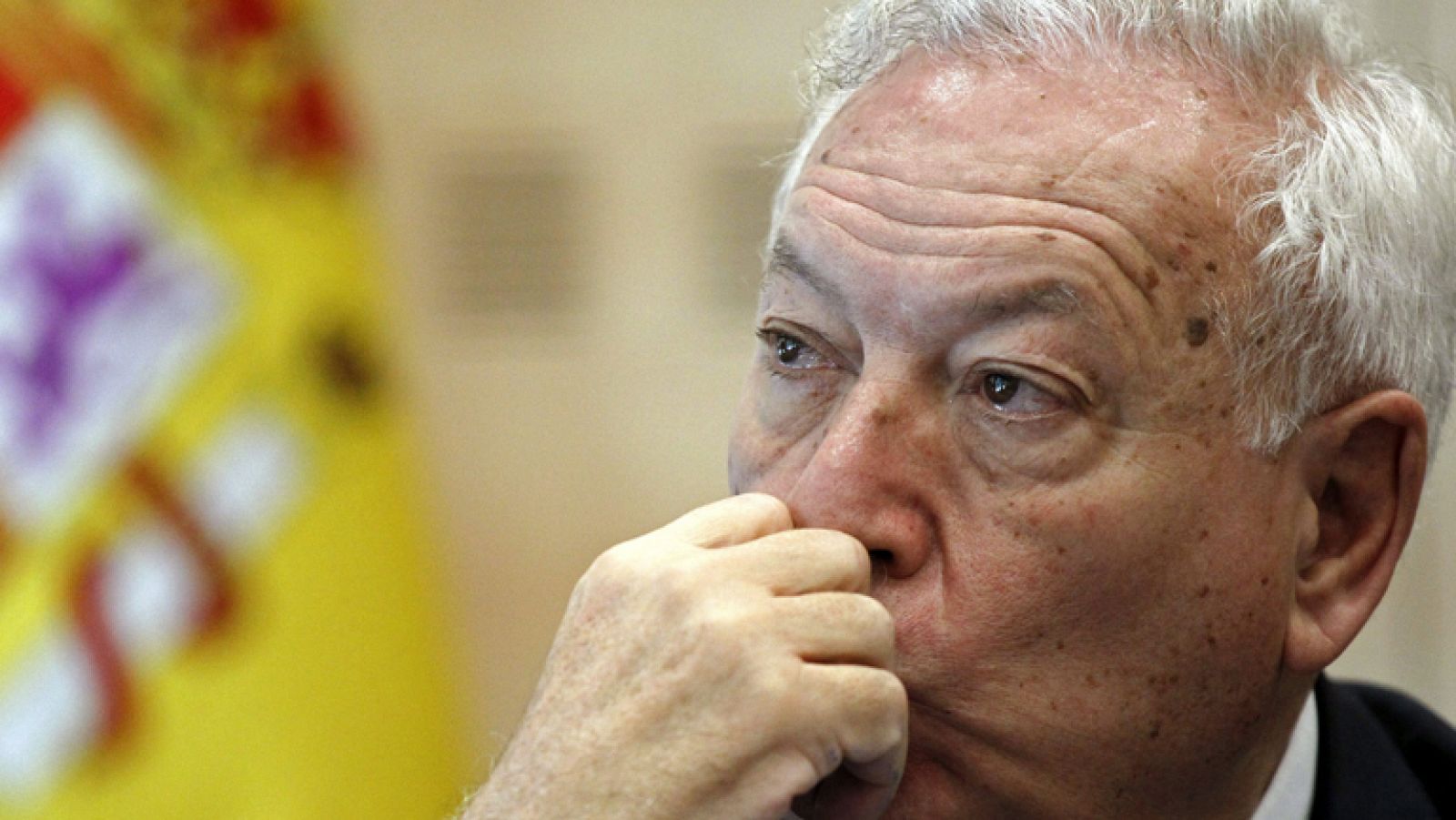 Informativo 24h: Margallo insiste en que no tienen "pruebas" que aseguren que se ha investigado a Rajoy | RTVE Play