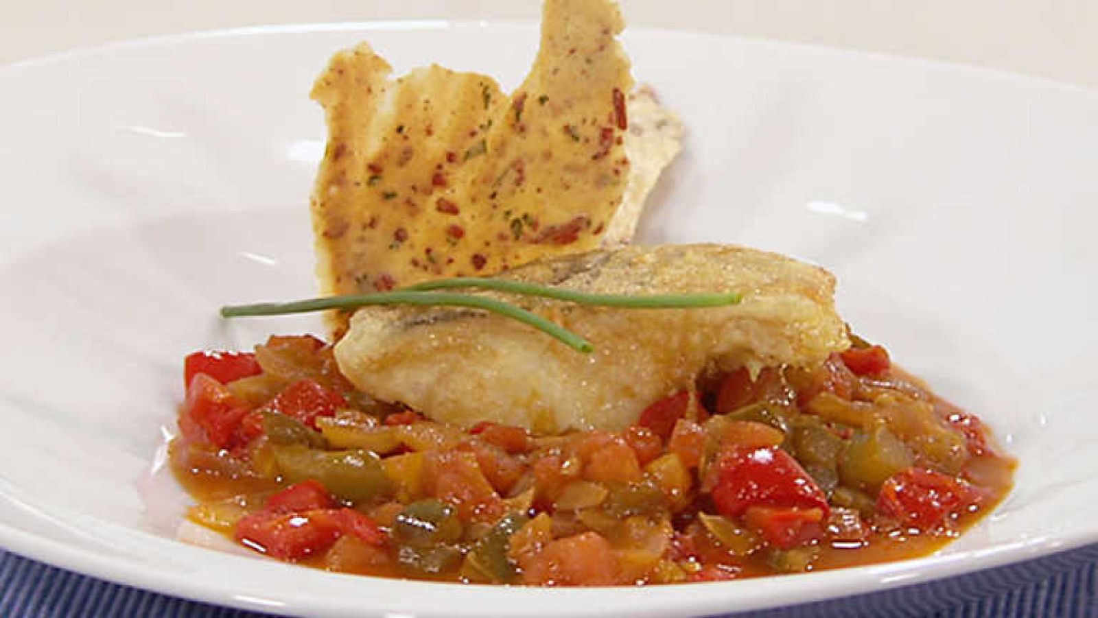 Cocina con Sergio - Bacalao al chilindrón con crujiente de jamón - ver ahora