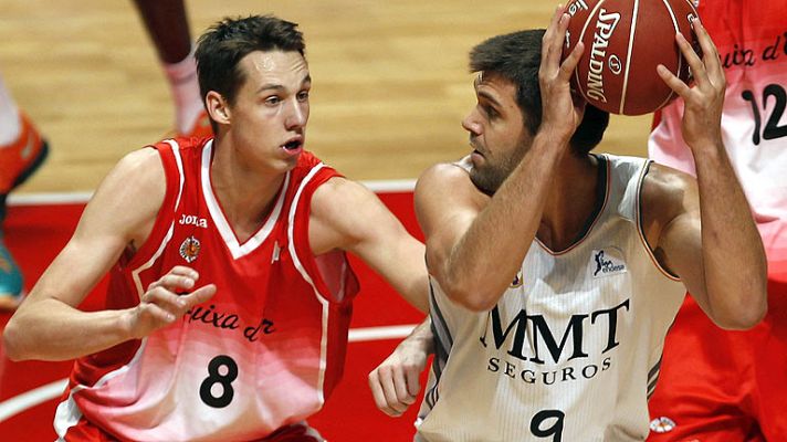 Telediario 1 - Felipe Reyes anota el triple imposible