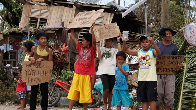 El tifón Haiyan causa enormes destrozos en Filipinas 