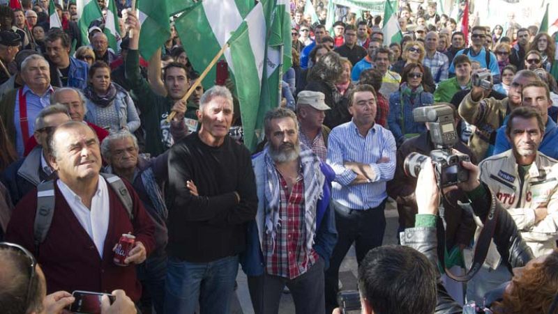 Comienza el juicio contra el alcalde de Marinaleda y 53 personas mas, por ocupar una finca militar  