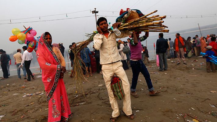 Telediario 1 - La India crea aplicaciones móviles para luchar contra los violadores