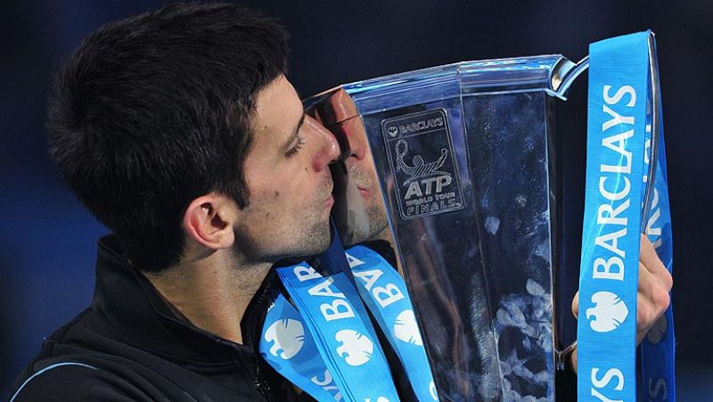 Djokovic no da opción a Nadal y se adjudica el torneo de Maestros