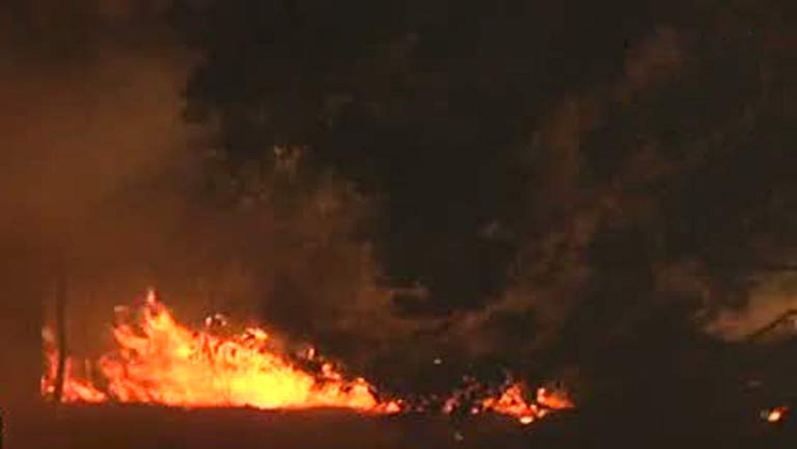 Continúa fuera de control el incendio en el Bajo Ampurdán, en Girona