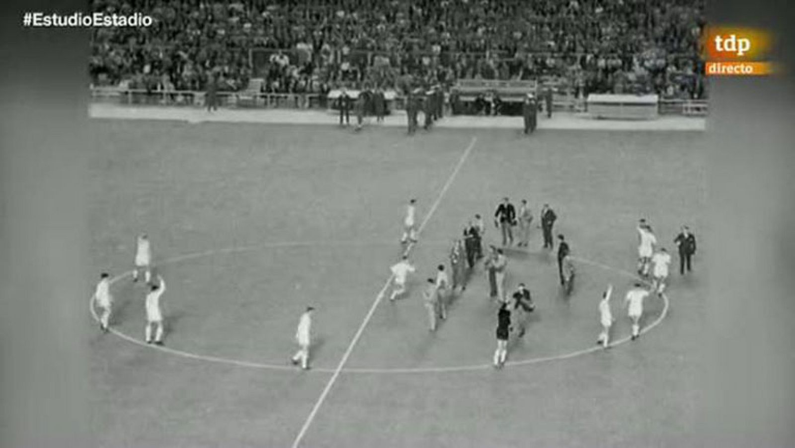 En la jornada 11 el Bernabéu asistió a la goleada de su equipo (7-3) al Sevilla. La última vez que se marcaron 10 tantos en un partido en el estadio de Chamartín fue en 1967. Entonces, Amancio, Pirri, Bueno, Miguel Pérez y Velázquez se encargaron de marcarle nueve goles a la Real Sociedad, que anotó el tanto de la honra gracias a Mendiluce en otra jornada histórica de liga.