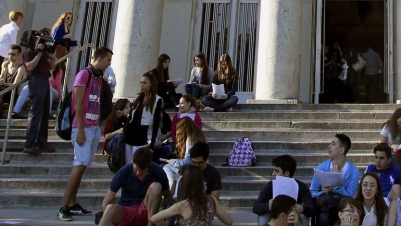 "Siempre el que menos sabe está mucho peor que el que más sabe", dice el presidente del CES