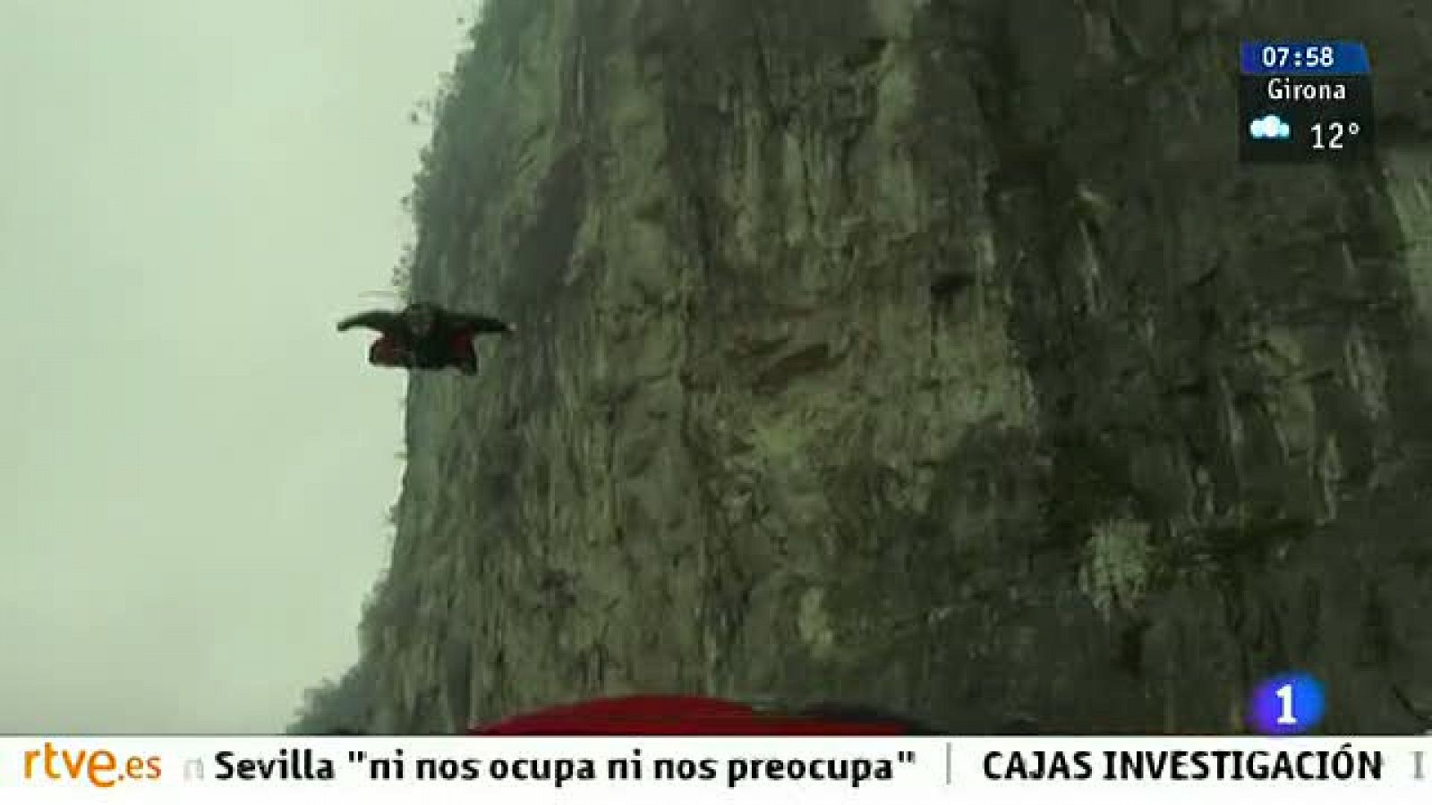 Susto en una exhibición de hombres-pájaro en China