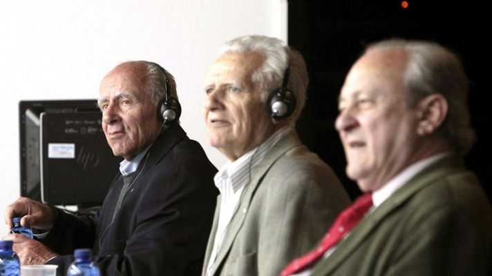 Informativo 24h - La sentencia del 'Prestige' absuelve a los acusados de los daños mediambientales y respalda la decisión de alejar el barco