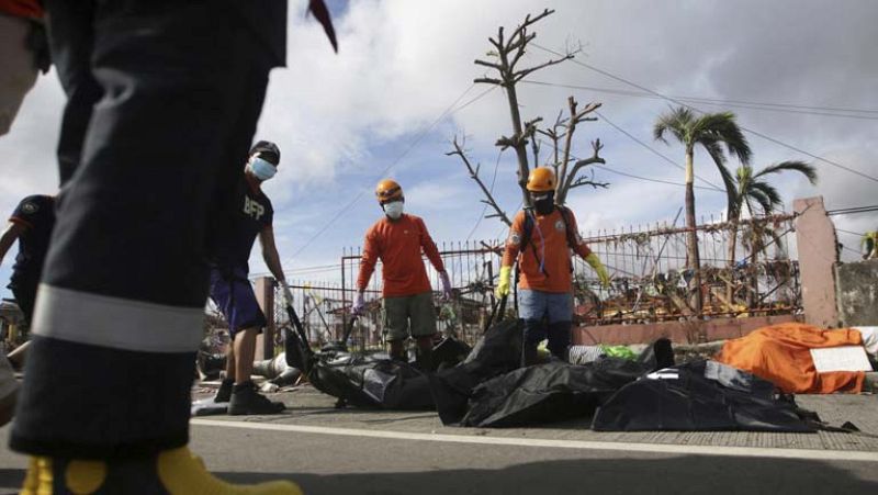 La ayuda humanitaria llega con dificultad y aumenta el riesgo de infecciones